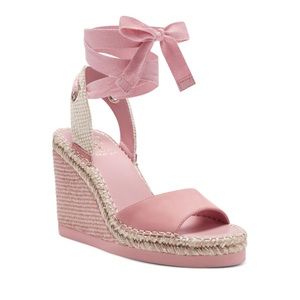 VINCE CAMUTO BENDSEN WEDGE SANDAL